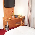 Neuwirtshaus Szálloda Stuttgart