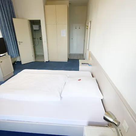 Отель Neuwirtshaus Штутгарт