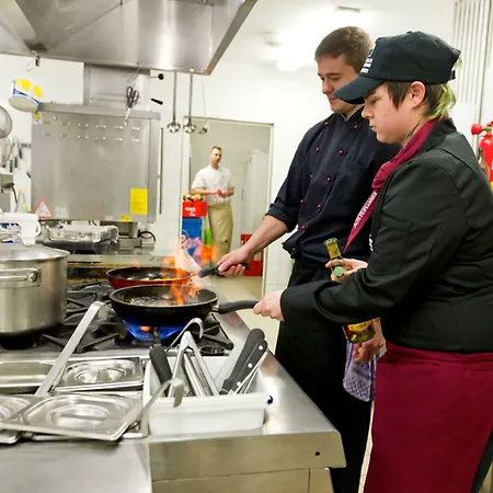 Neuwirtshaus Hotel 3*