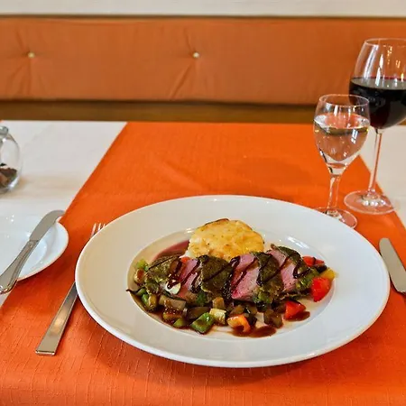 Neuwirtshaus - Superior 3* Stuttgart