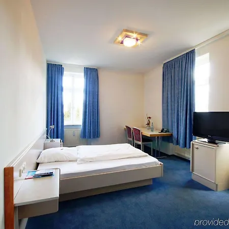 Neuwirtshaus - Superior 3* Stuttgart