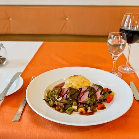 Hotel Neuwirtshaus 3*